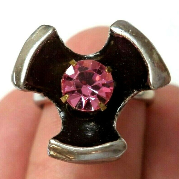 Vintage Jewelry - vintage black pink rhinestone silver tone ring Vintage Jewelry - vintage black pink rhinestone silver tone ring
